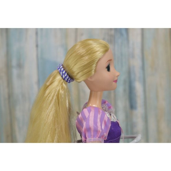 RARE Disney Store Tangled Rapunzel 16" Singing Doll 🎵When Will My Life Begin🎵 - Picture 7 of 12